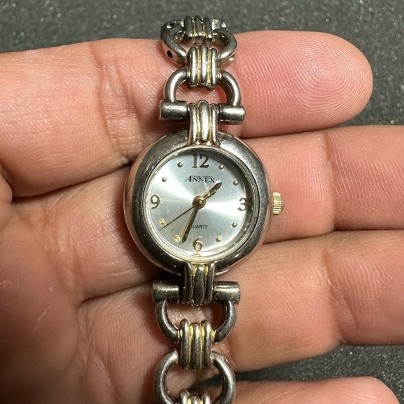 Annex ladies quartz watch silver tone working with new battery - Picture 1 of 6